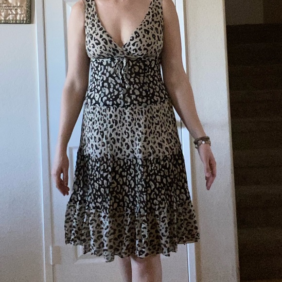 Silk animal print, sleeveless dress - Picture 7 of 11